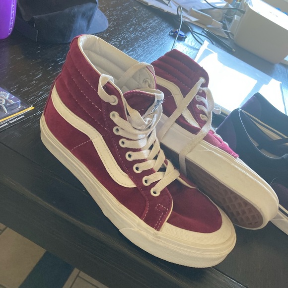 Suede Vans off the walls size 5.5 mens and 7 womens. Used look brand new - Picture 2 of 5